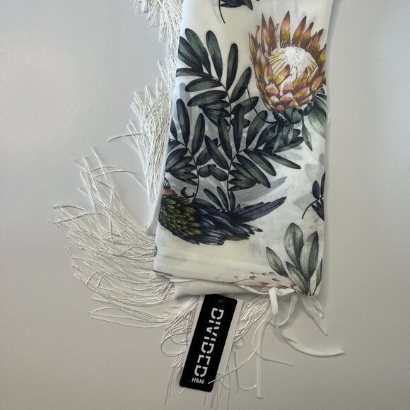 Boho style Floral Shawl Cover up with Fringe - Picture 2 of 8